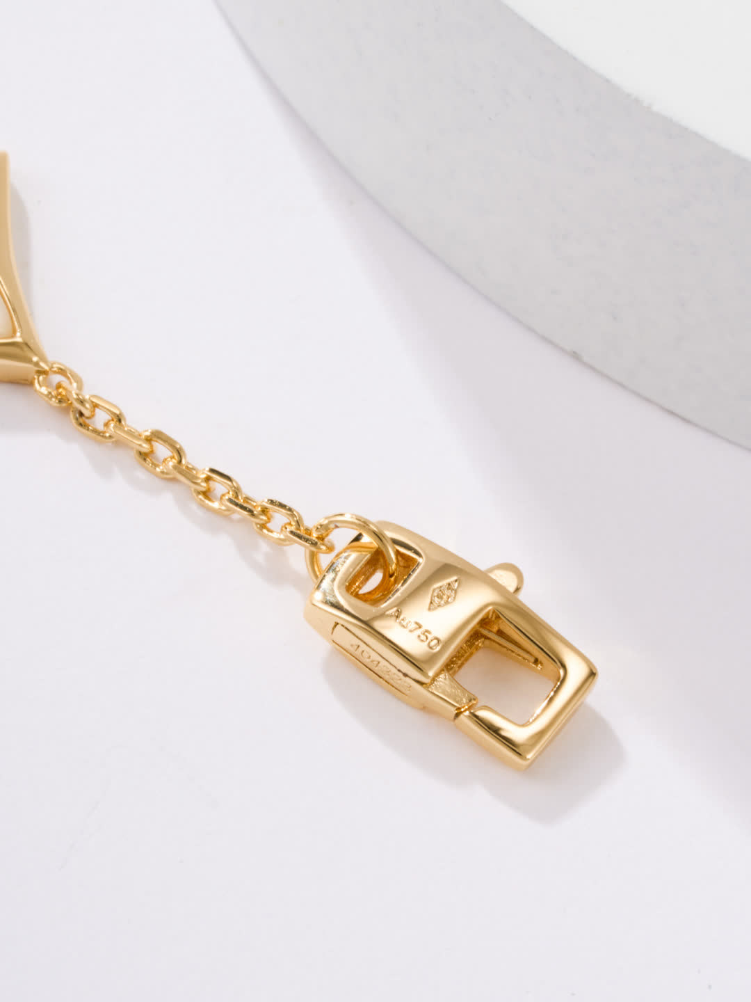 Van Cleef & Arpels Gold Flower Bracelet